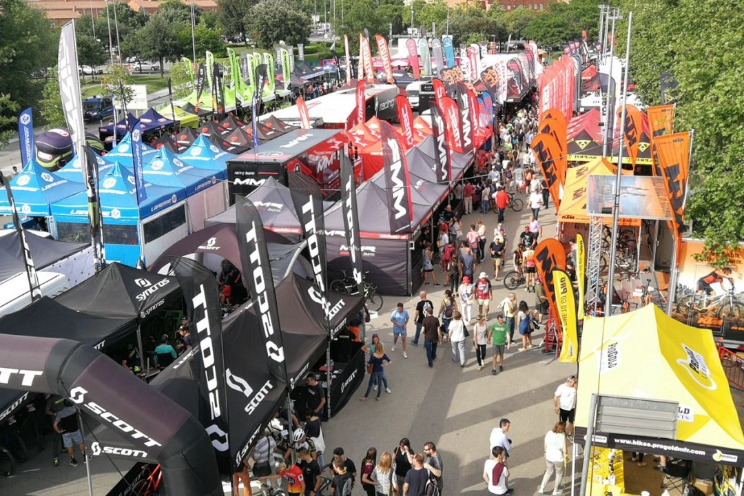 イージーアップブログ | イベント用テントのサイズは？各種サイズのテントを比較