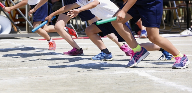 イージーアップブログ | 【運動会の大型テント】立て方は簡単？ワンタッチテントに注目